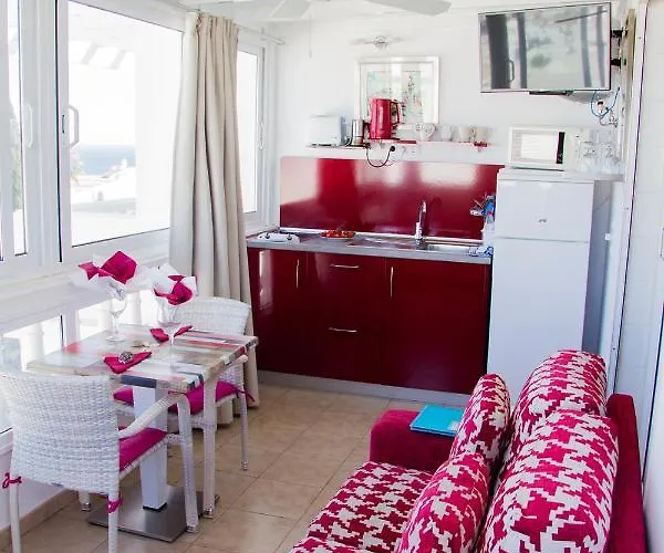 Gina Y Vista Oceano Apartment